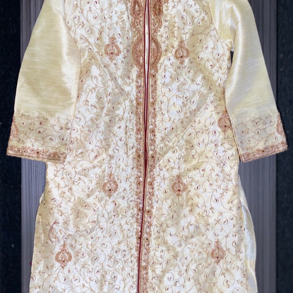 Men Woven Art Silk Jacquard Sherwani in Gold - Picture 2 of 3